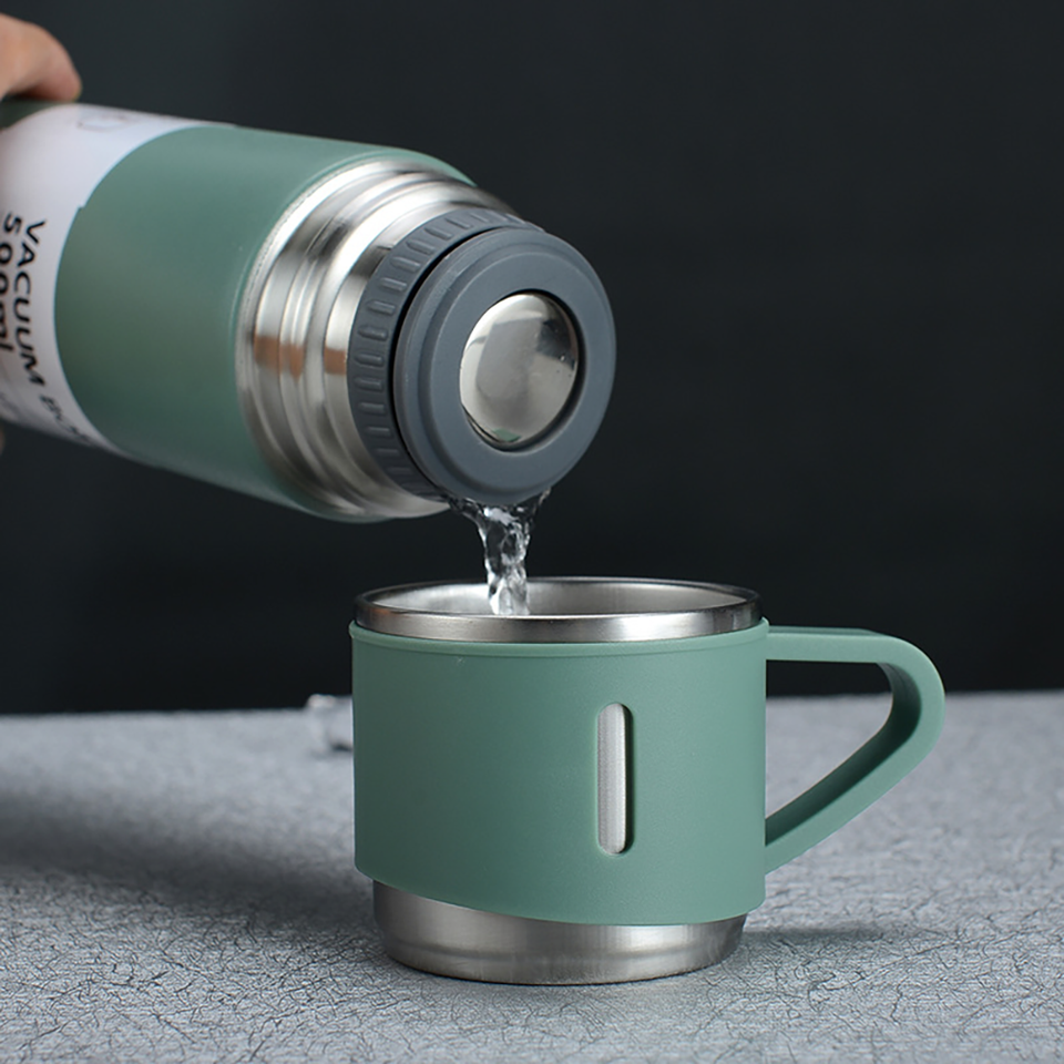 TERMO DE ACERO INOXIDABLE CON TAZAS